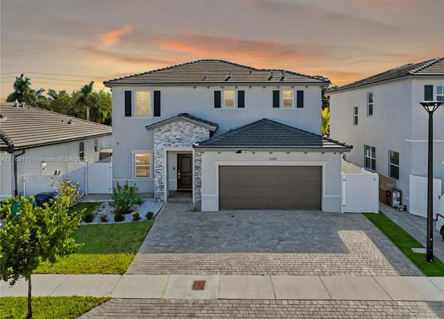 Property at 21421 SW 127th Ct, Miami, FL 33177, 4 beds, 2.5 baths