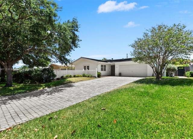 Property at 2070 NE 54th Ct, Fort Lauderdale, FL 33308, 4 beds, 2 baths