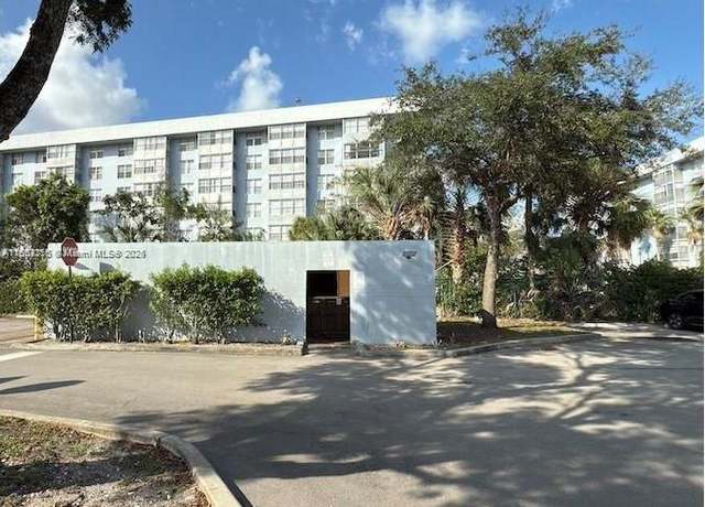 Property at 4271 NW 5th St #108, Plantation, FL 33317, 1 bed, 1 bath