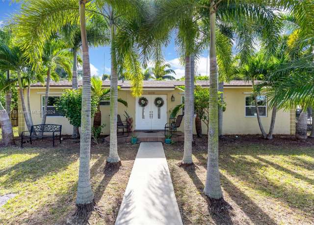 Property at 15550 SW 307th St, Homestead, FL 33033, 4 beds, 2 baths