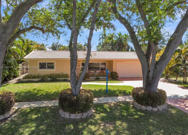 Property at 4208 Jefferson St, Hollywood, FL 33021, 3 beds, 2 baths