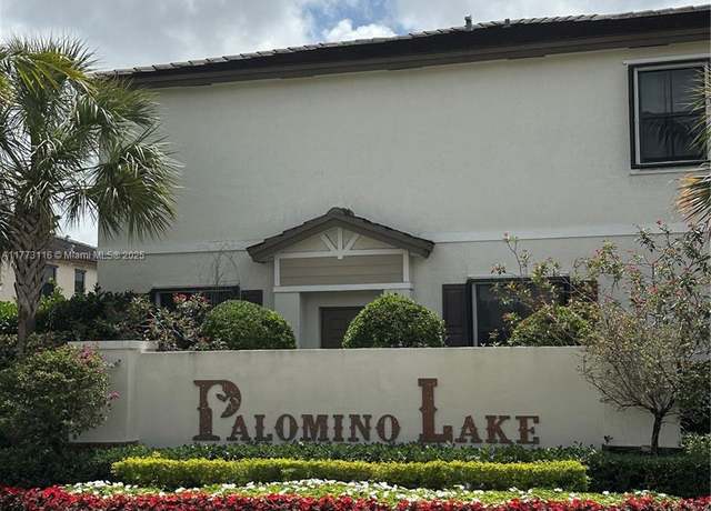 Property at 4706 Santa Cruz Way, Davie, FL 33314, 3 beds, 2.5 baths