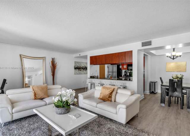 Property at 1200 Brickell Bay Dr #1723, Miami, FL 33131, 2 beds, 2 baths