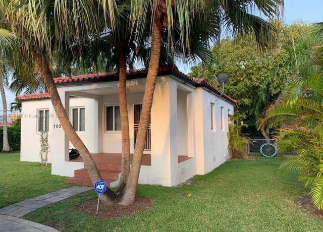 Property at 702 Boabadilla St, Coral Gables, FL 33134, 3 beds, 1 bath