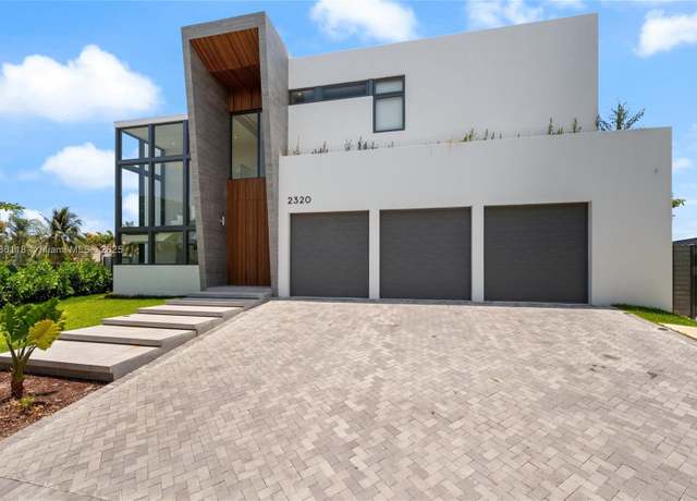 Property at 2320 NE 49th St, Lighthouse Point, FL 33064, 5 beds, 6 baths