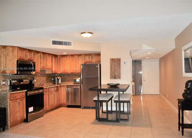 Property at 49 Deer Creek Rd Unit E105, Deerfield Beach, FL 33442, 1 bed, 2 baths