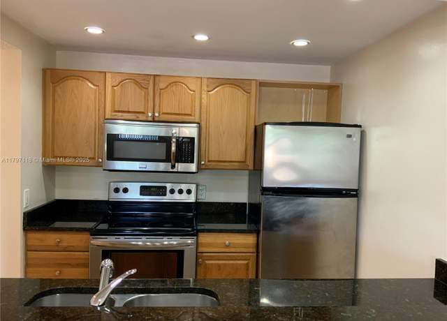 Property at 8180 Geneva Ct #224, Doral, FL 33166, 1 bed, 1 bath