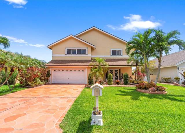 Property at 631 NW 205th Ave, Pembroke Pines, FL 33029, 4 beds, 2.5 baths