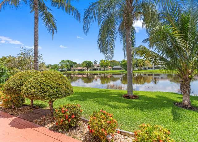 Property at 631 NW 205th Ave, Pembroke Pines, FL 33029, 4 beds, 2.5 baths