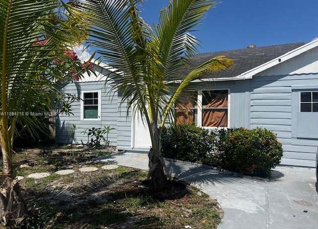 Property at 707 N J St, Lake Worth, FL 33460, 3 beds, 2 baths