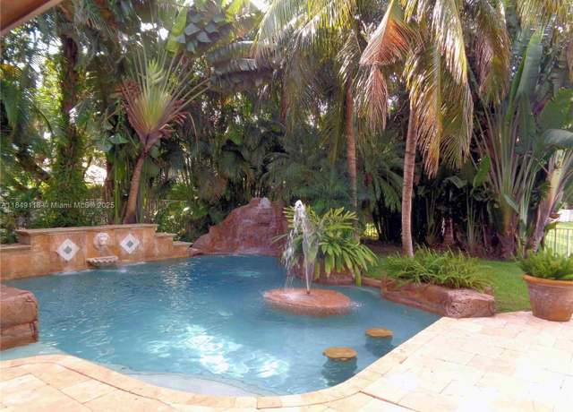 Property at 7264 NW 19th Ct, Pembroke Pines, FL 33024, 5 beds, 3.5 baths