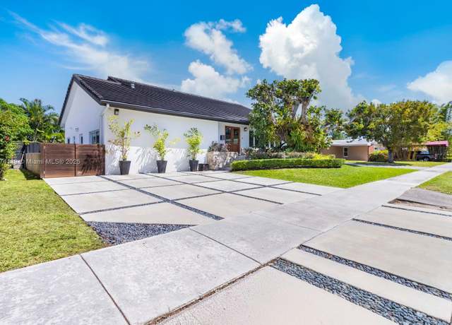 Property at 1731 SW 98th Ave, Miami, FL 33165, 5 beds, 3.5 baths