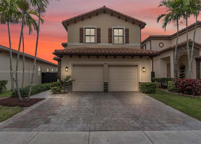 Property at 541 SE 34 Ter, Homestead, FL 33033, 3 beds, 2.5 baths