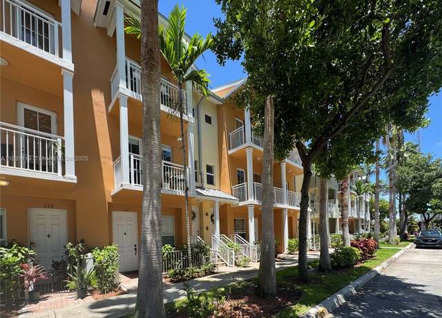 Property at 253 SW 13th Ter #253, Fort Lauderdale, FL 33312, 2 beds, 2.5 baths