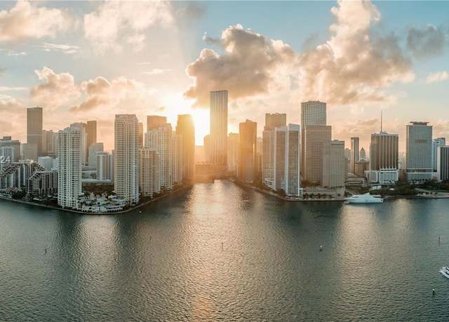Property at 99 SE 5th St Unit UPH7201, Miami, FL 33131, 5 beds, 9.5 baths