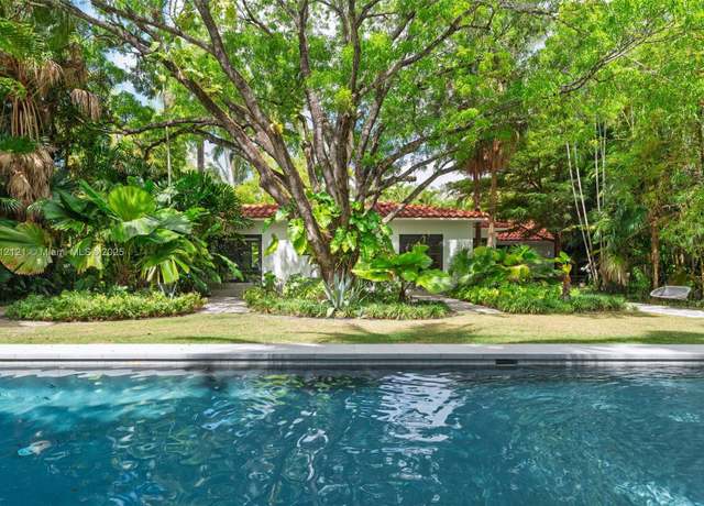 Property at 621 NE 55th St, Miami, FL 33137, 4 beds, 4.5 baths