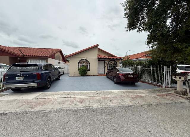 Property at 2413 W 73rd Pl, Hialeah, FL 33016, 2 beds, 2 baths
