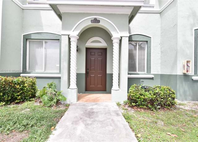 Property at 2717 SE 15th Rd #107, Homestead, FL 33035, 3 beds, 2.5 baths