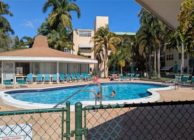 Property at 1333 E Hallandale Beach Blvd #102, Hallandale Beach, FL 33009, 1 bed, 1.5 baths