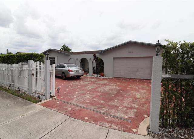 Property at 10770 SW 172nd St, Miami, FL 33157, 5 beds, 3 baths