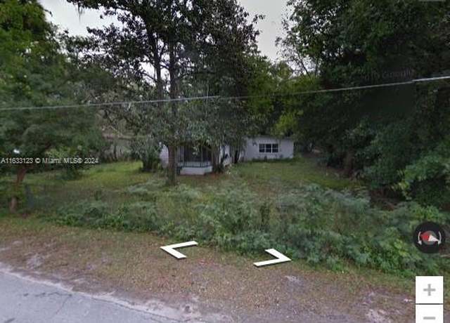 Property at 331 NE 9 Ave, Ocala, FL 34470, 2 beds, 1 bath
