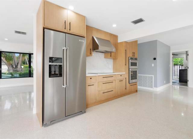 Property at 3420 NE 26th Ave, Lighthouse Point, FL 33064, 4 beds, 3 baths