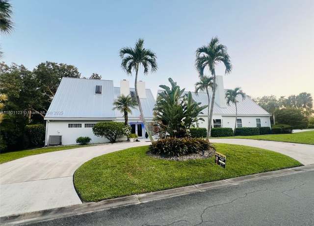 Property at 9 Quail Run Ln, Sewalls Point, FL 34996, 3 beds, 3.5 baths