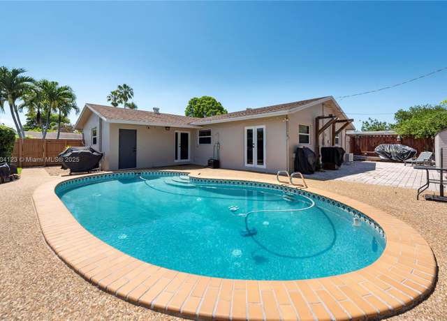 Property at 22226 SW 65th Ter, Boca Raton, FL 33428, 3 beds, 2 baths