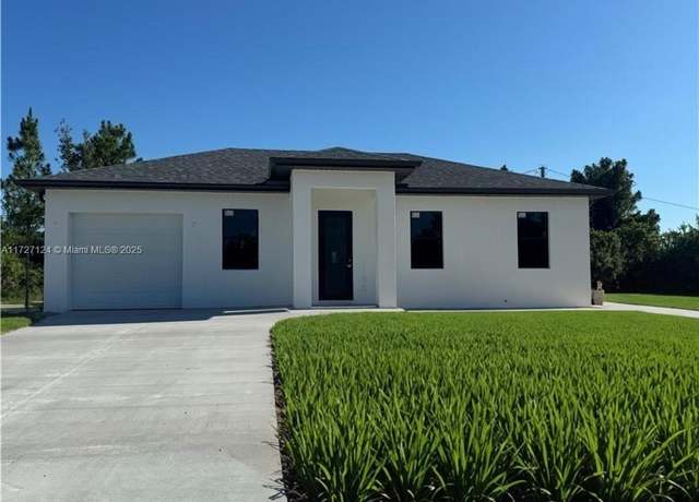 Property at 425 Majors Ave S, Lehigh Acres, FL 33974, 3 beds, 3 baths