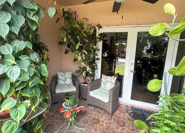 Property at 13707 Kendale Lakes Cir #110, Miami, FL 33183, 2 beds, 2 baths