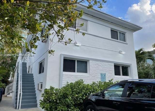 Property at 1420 16th St, Miami Beach, FL 33139, 20 beds, 14 baths