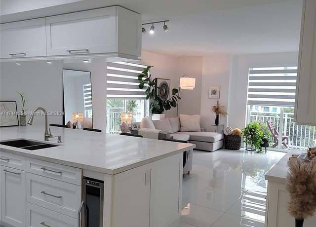 Property at 7290 SW 90th St #301, Miami, FL 33156, 2 beds, 2 baths