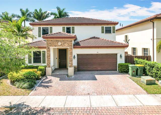 Property at 712 SE 37th Ave, Homestead, FL 33033, 5 beds, 3 baths