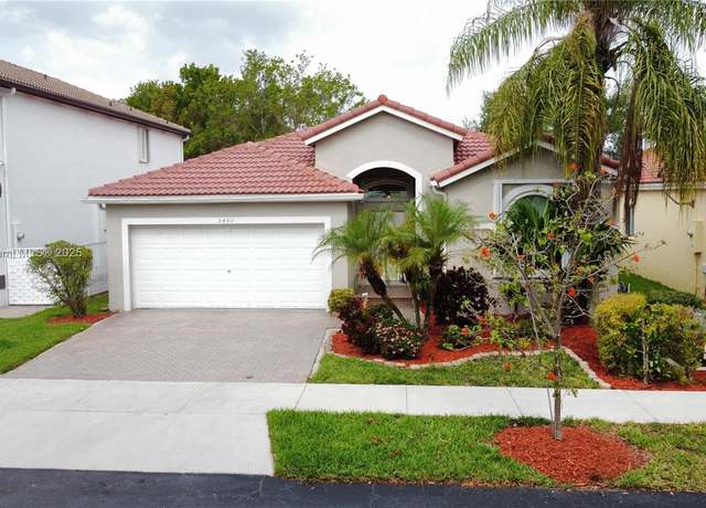 Property at 5402 NW 110th Ave, Doral, FL 33178, 4 beds, 2 baths