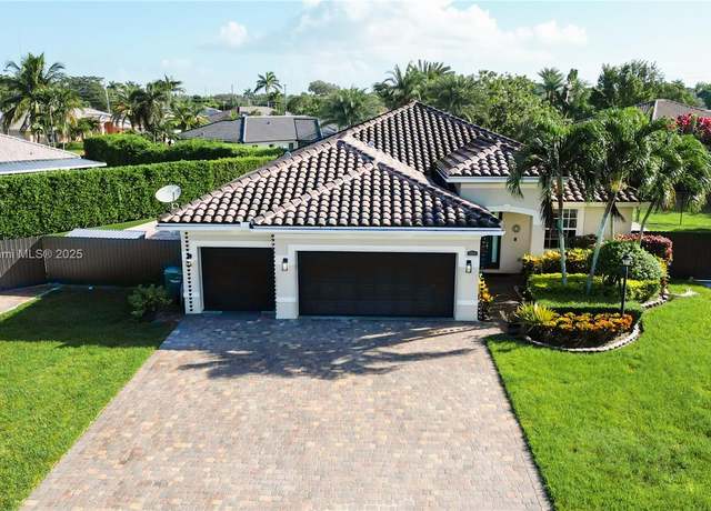 Property at 2133 NW 14th Pl, Homestead, FL 33030, 4 beds, 3 baths