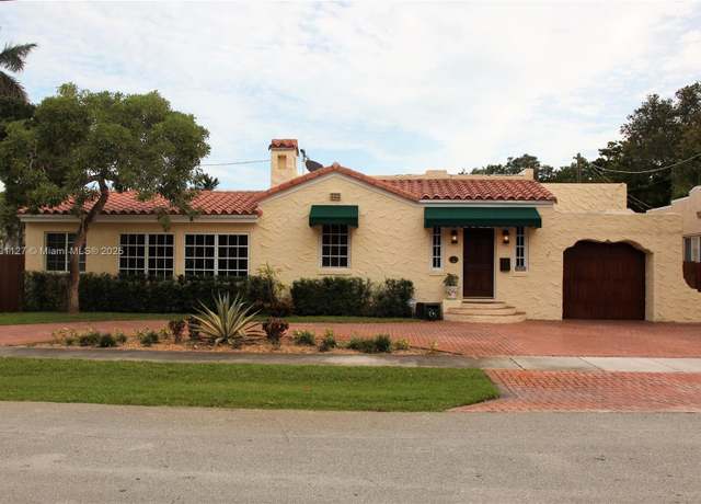 Property at 804 SE 10th St, Fort Lauderdale, FL 33316, 3 beds, 3 baths