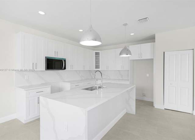 Property at 3460 SW 18th St, Fort Lauderdale, FL 33312, 4 beds, 3 baths