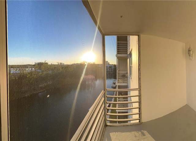 Property at 3660 NE 166th St #607, North Miami Beach, FL 33160, 1 bed, 1.5 baths