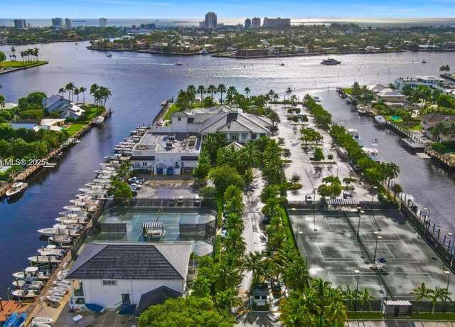 Property at 1524 SE 12th St #5, Fort Lauderdale, FL 33316, 2 beds, 2.5 baths