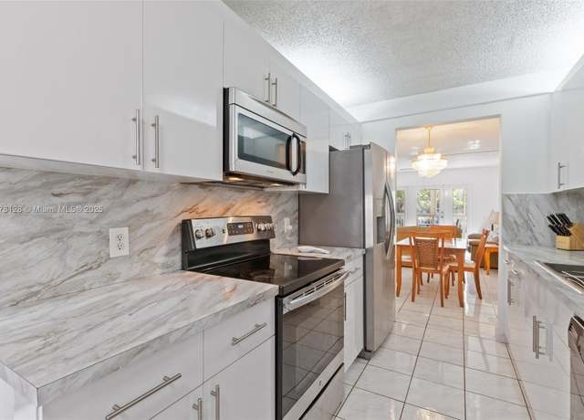 Property at 1251 SW 125th Ave Unit 211T, Pembroke Pines, FL 33027, 2 beds, 2 baths