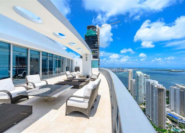 Property at 200 Biscayne Blvd Way #5402, Miami, FL 33131, 3 beds, 5.5 baths