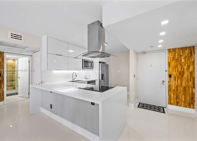 Property at 20379 W W Country Club Dr #2539, Aventura, FL 33180, 2 beds, 2 baths