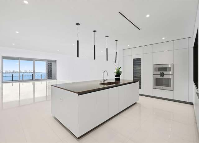 Property at 300 Biscayne Blvd Way #3404, Miami, FL 33131, 4 beds, 5.5 baths