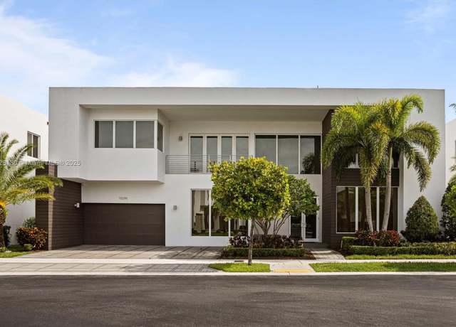 Property at 10296 NW 74th Ter, Doral, FL 33178, 5 beds, 5.5 baths