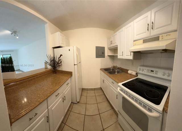 Property at 677 SW 9th Ave #203, Miami, FL 33130, 1 bed, 1 bath