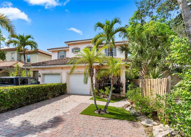 Property at 849 SW 11th Ct, Fort Lauderdale, FL 33315, 3 beds, 2.5 baths