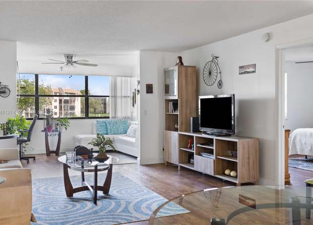Property at 10207 Sunrise Lakes Blvd #203, Sunrise, FL 33322, 2 beds, 2 baths