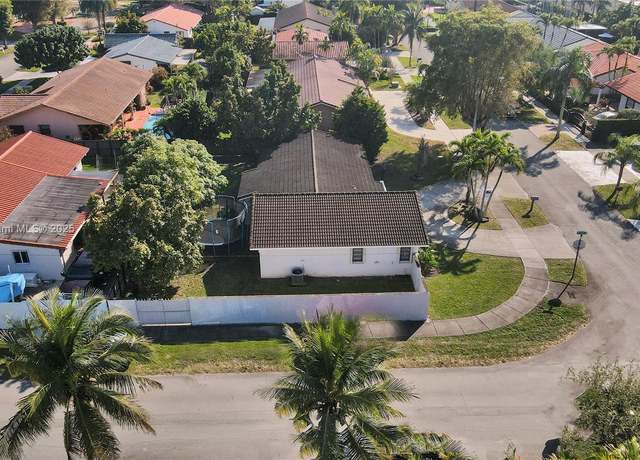 Property at 5205 SW 102nd Pl, Miami, FL 33165, 3 beds, 2 baths