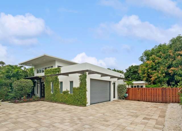 Property at 7965 SW 136th St, Pinecrest, FL 33156, 6 beds, 4.5 baths