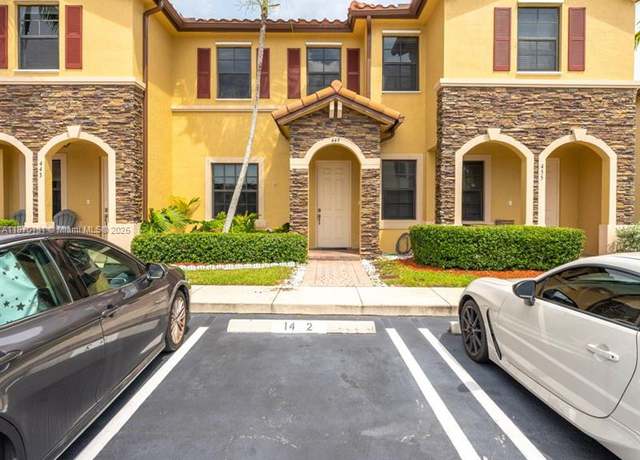 Property at 449 SE 32 Ter, Homestead, FL 33033, 2 beds, 2.5 baths